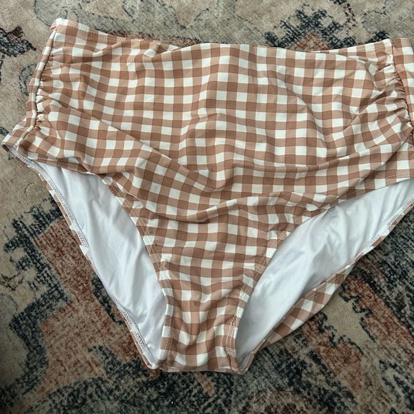 Coral reef swim bottoms - Picture 1 of 4